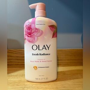 OLAY Fresh Radiance Body Wash Rose water and sweet nectar